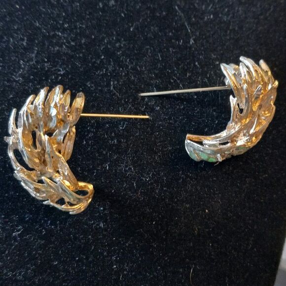 Sterling Silver Pierced Feathered Wings earrings - Picture 1 of 6
